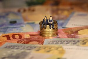 Assisting Aging Parents with Finances