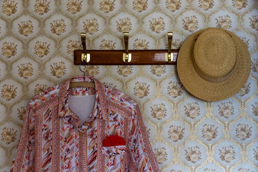 Dressing & Grooming